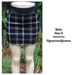 Bebe Plaid Zip Detail Minis Skirt Size 0 NWT